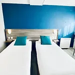 Restaurant Kyriad De 호텔