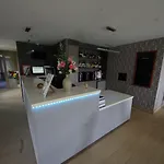 Restaurant Kyriad De 호텔