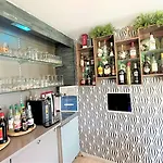 Restaurant Kyriad De 호텔 3*