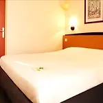 Hotel Restaurant Kyriad De Peronne 3*