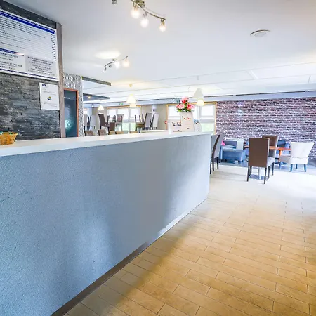 Restaurant Kyriad De 호텔