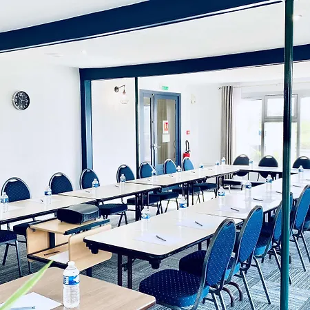 Restaurant Kyriad De Ξενοδοχείο 3*