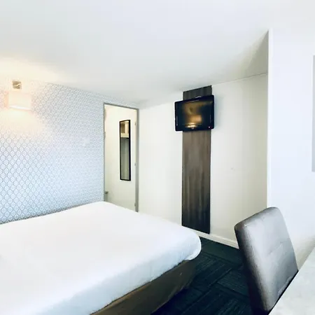 Hotel Restaurant Kyriad De 3*
