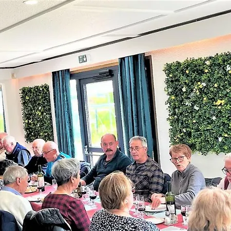 Hotel Kyriad De Péronne