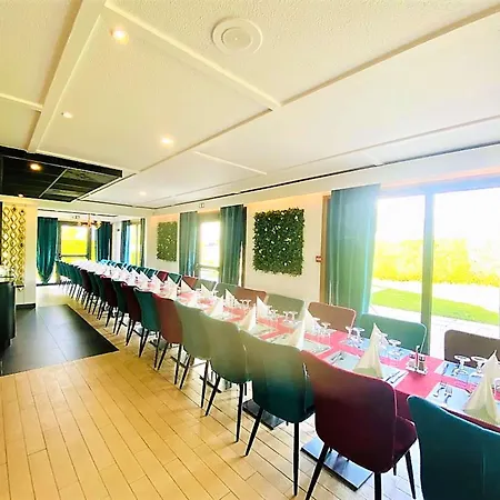 Restaurant Kyriad De 호텔 페론네