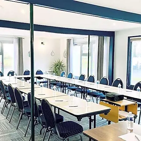 Restaurant Kyriad De Отель 3*