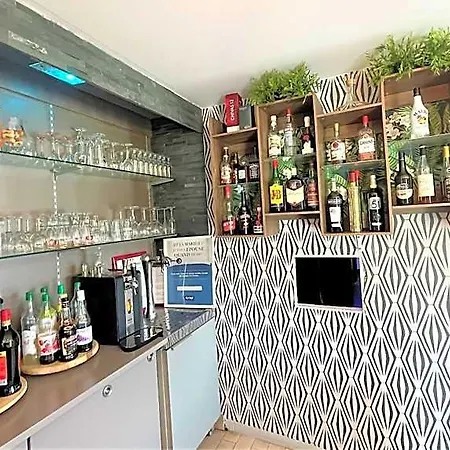 Hotel Restaurant Kyriad De Peronne Hotel 3*