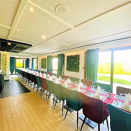 Hotel Hotel Restaurant Kyriad De Peronne 3*