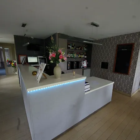 Ξενοδοχείο Restaurant Kyriad De