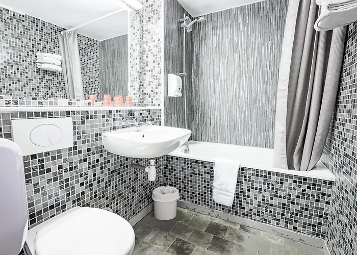 Hotel Restaurant Kyriad De Peronne