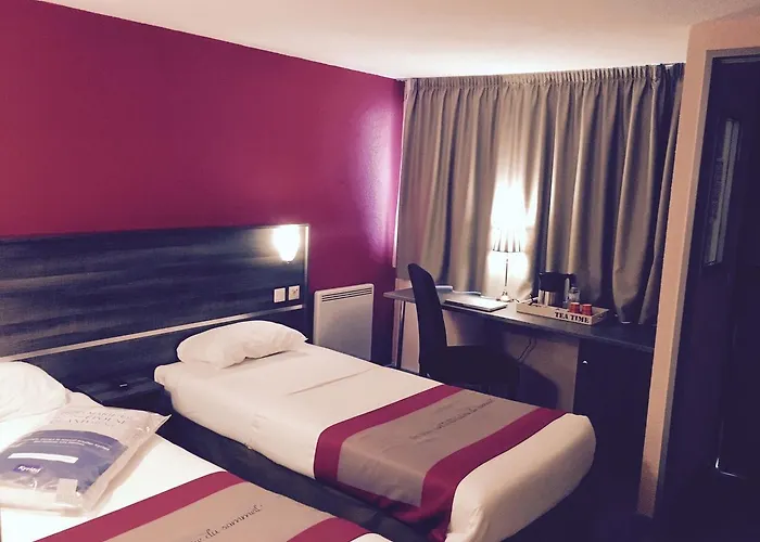 Ξενοδοχείο Restaurant Kyriad De 3*