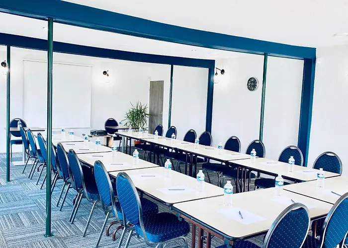 Restaurant Kyriad De Ξενοδοχείο 3*