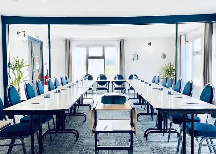 Restaurant Kyriad De Ξενοδοχείο