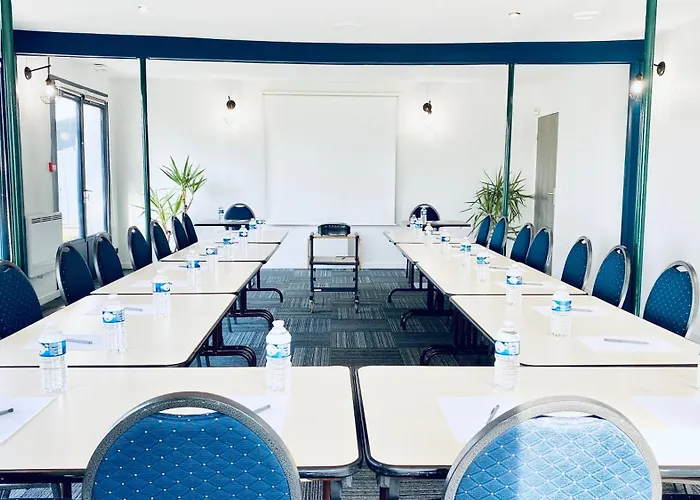 Restaurant Kyriad De Ξενοδοχείο Péronne