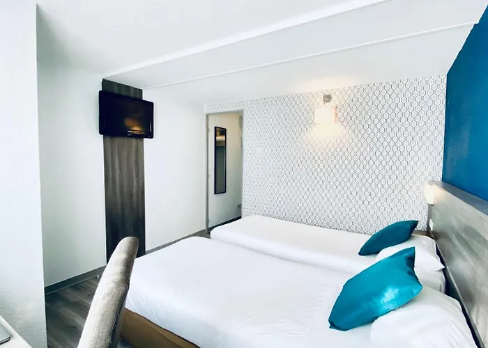 Hotel Restaurant Kyriad De Peronne 3*