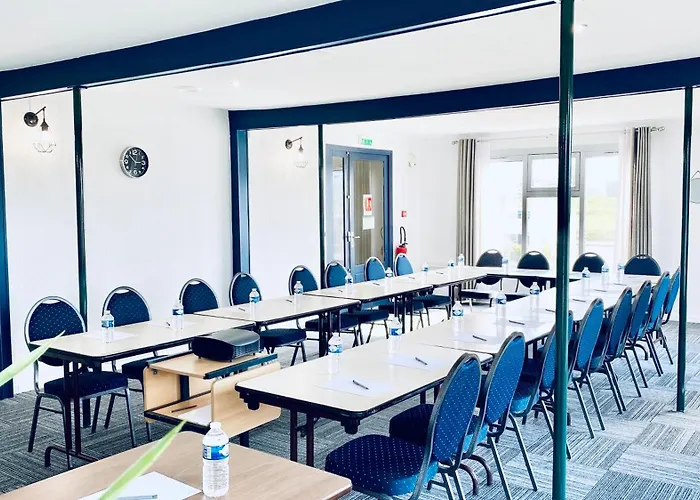 Restaurant Kyriad De Ξενοδοχείο 3*