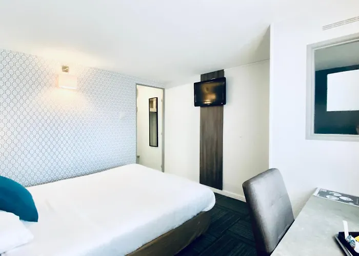 Ξενοδοχείο Restaurant Kyriad De 3*