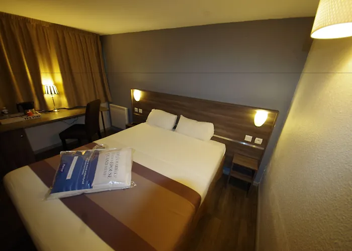 Ξενοδοχείο Restaurant Kyriad De 3*