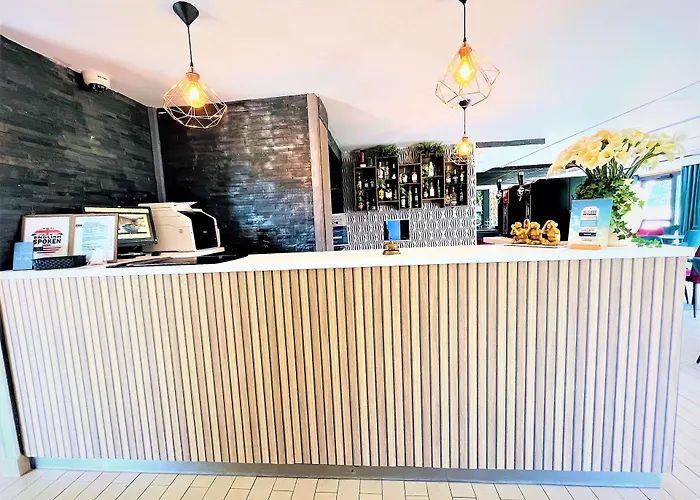 Restaurant Kyriad De Ξενοδοχείο