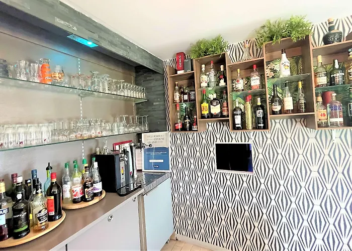 Restaurant Kyriad De Ξενοδοχείο 3*