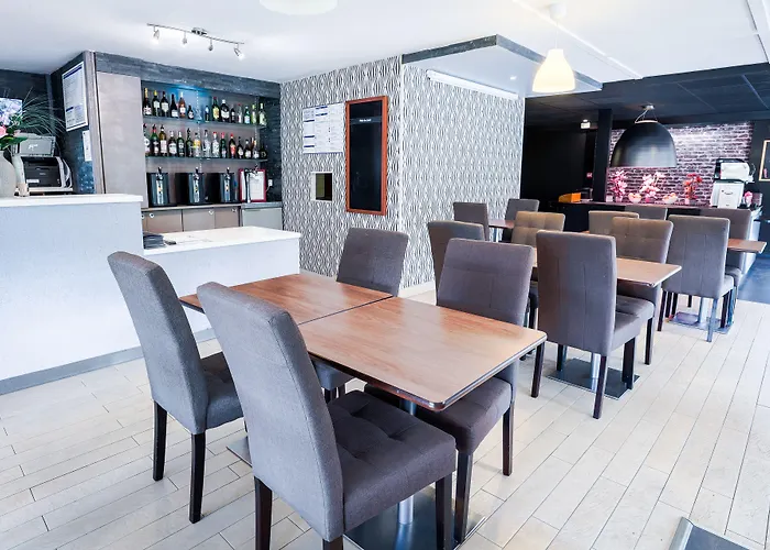 Restaurant Kyriad De Ξενοδοχείο 3*