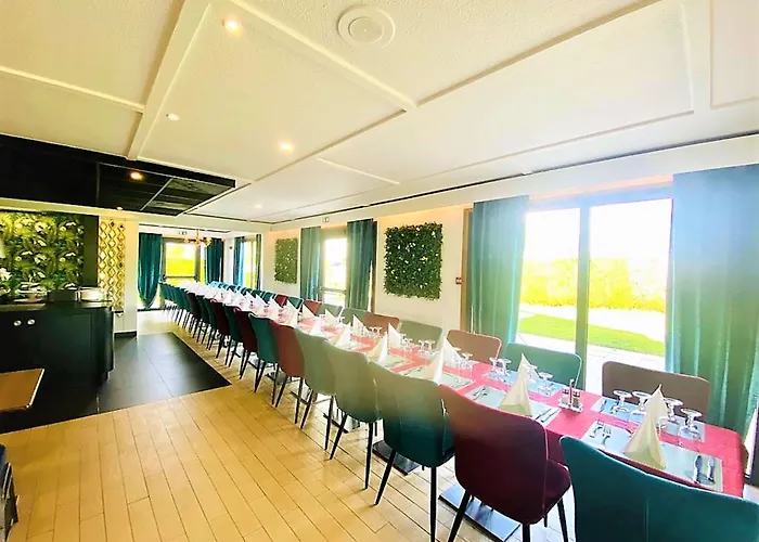 Restaurant Kyriad De Ξενοδοχείο Péronne