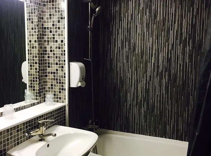 Restaurant Kyriad De Ξενοδοχείο 3*