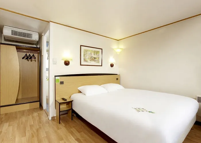 Hotel Restaurant Kyriad De Peronne 3*